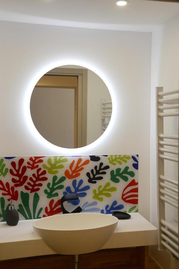 Le 38 Derriere L'Eglise Apartment แคลวูซ์-เลส์-ลาคส์ ภายนอก รูปภาพ